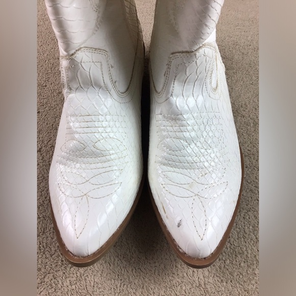 Coconuts by Matisse Faux snakeskin boots women’s size 7.5 white - Picture 5 of 16